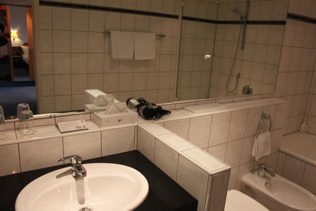 Hotel-Gasthof Die Post Brennerei Frankenhoehe Schillingsfuerst ห้อง รูปภาพ
